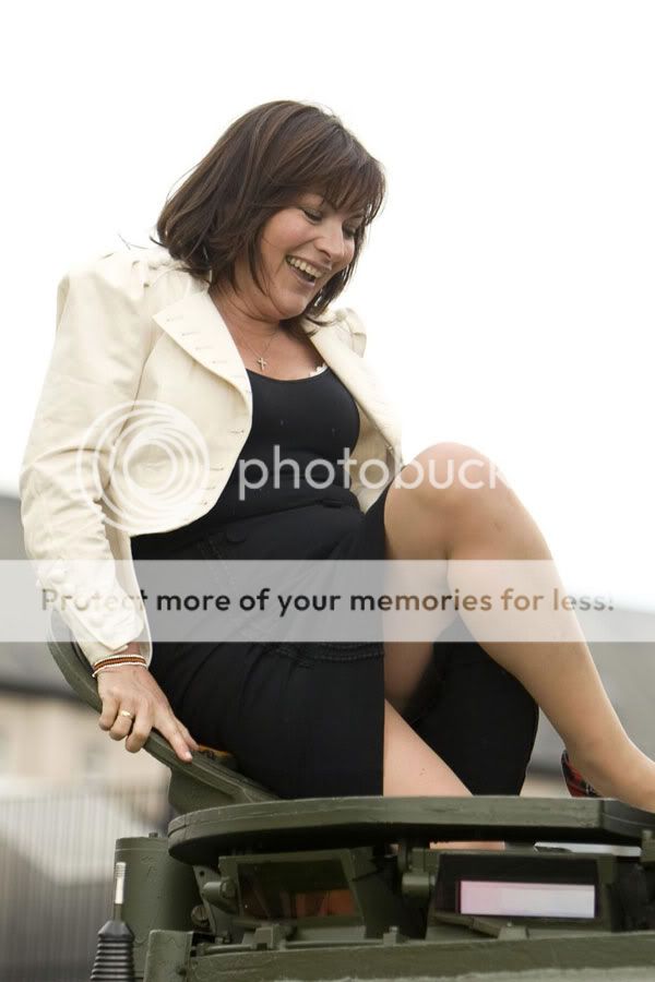 lorraine kelly upskirt pictures foto